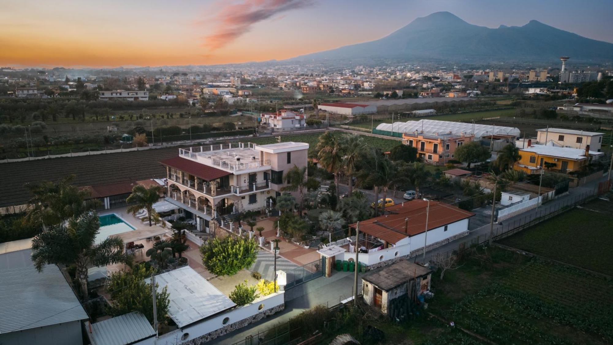 Villa Aurelia Pompei Bagian luar foto